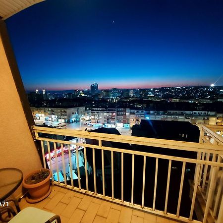 Gorgeous Apartment With City View In The City Center 普里什蒂纳 外观 照片
