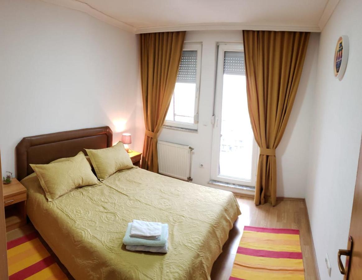 Gorgeous Apartment With City View In The City Center 普里什蒂纳 外观 照片
