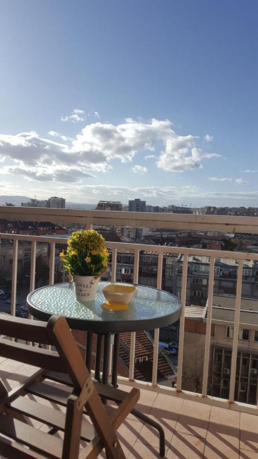 Gorgeous Apartment With City View In The City Center 普里什蒂纳 外观 照片